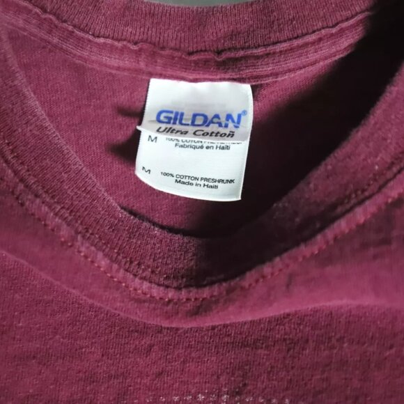 Gildan T-Shirt Mens M Red University of Massachusetts Amherst UMass Minutemen - Picture 5 of 8